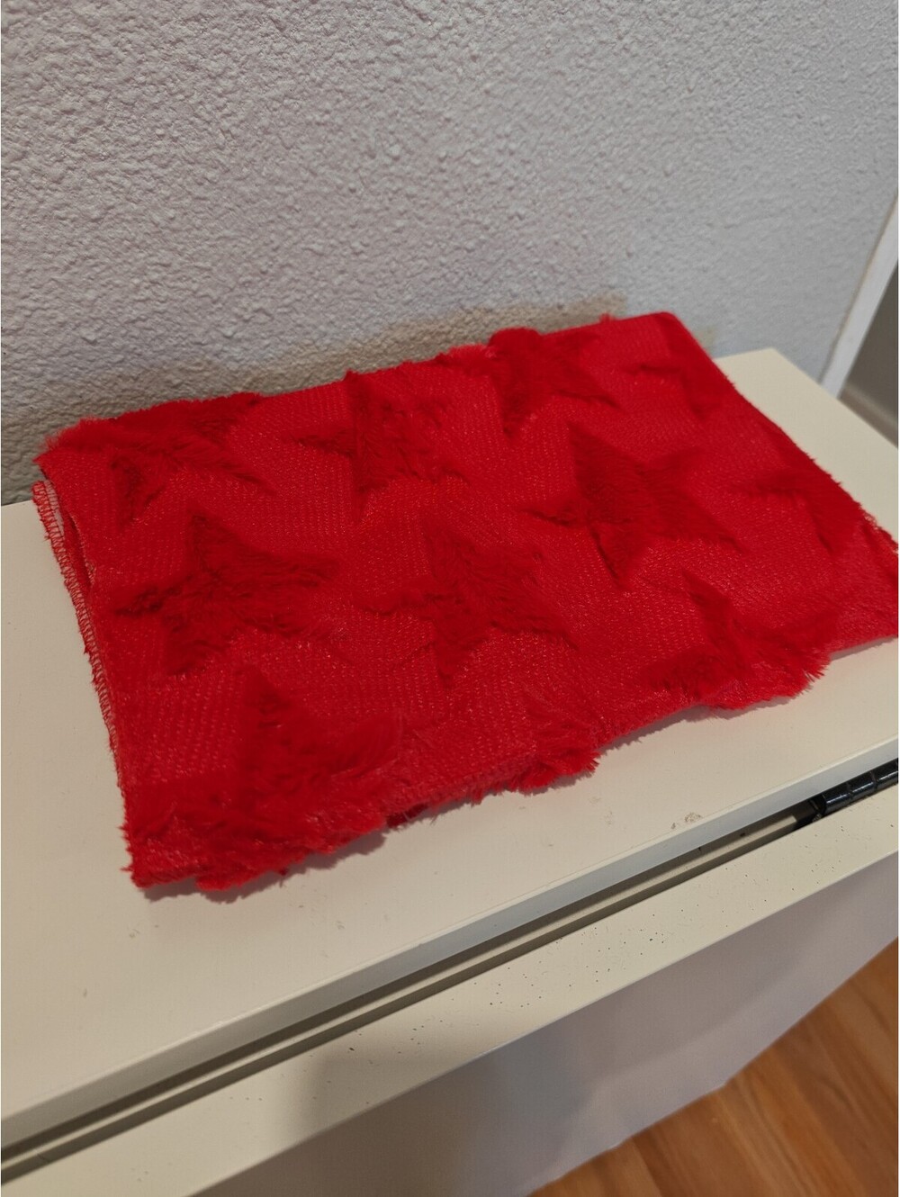 Red Star Patterned Table Runner - Picture 2 of 2